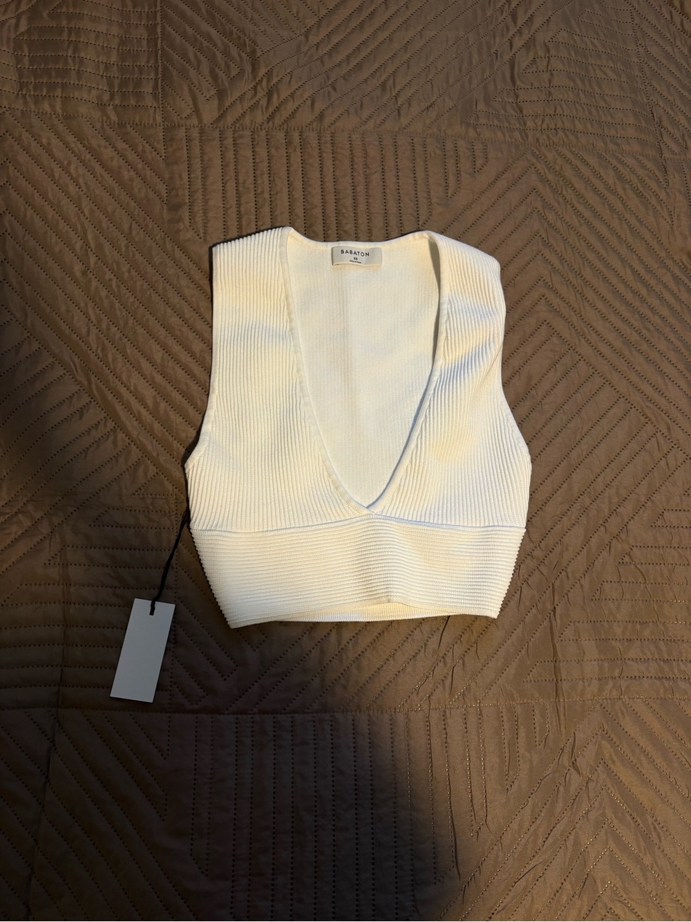 Babaton Cream Ribbed V-Neck Cropped Tank